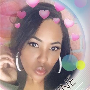 Meet your Posher, Denise